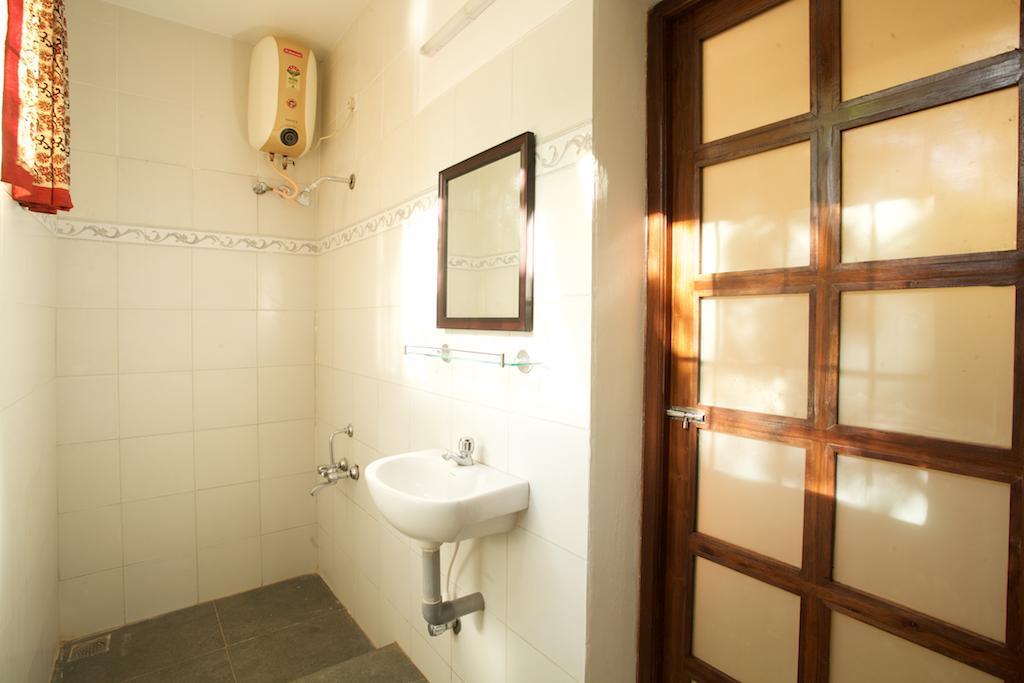 The Annex, Isai Ambalam Guest House Ауровил Екстериор снимка