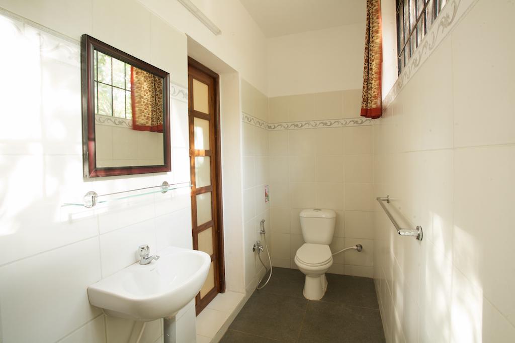 The Annex, Isai Ambalam Guest House Ауровил Екстериор снимка